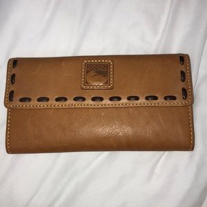 Dooney & Bourne Florentine continental clutch